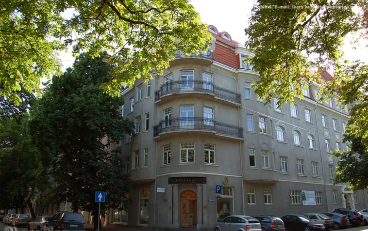 A spacious apartment for sale at Ausekla street, in the Quiet Center .