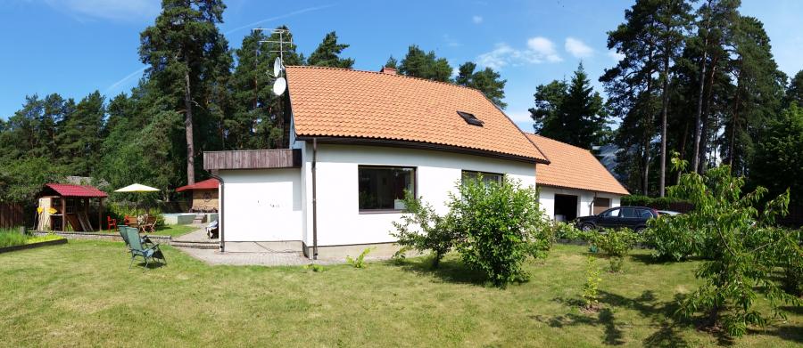 Piedāvājam pārdošanai privātmāju ar savu pieeju jūrai. Piedāvājam pārdošanai privātmāju ar savu pieeju jūrai.