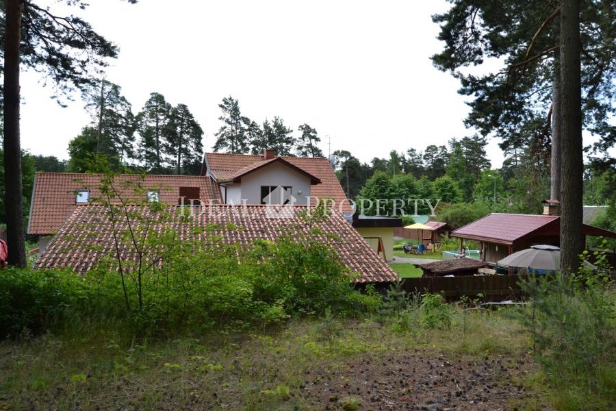 Piedāvājam pārdošanai privātmāju ar savu pieeju jūrai.