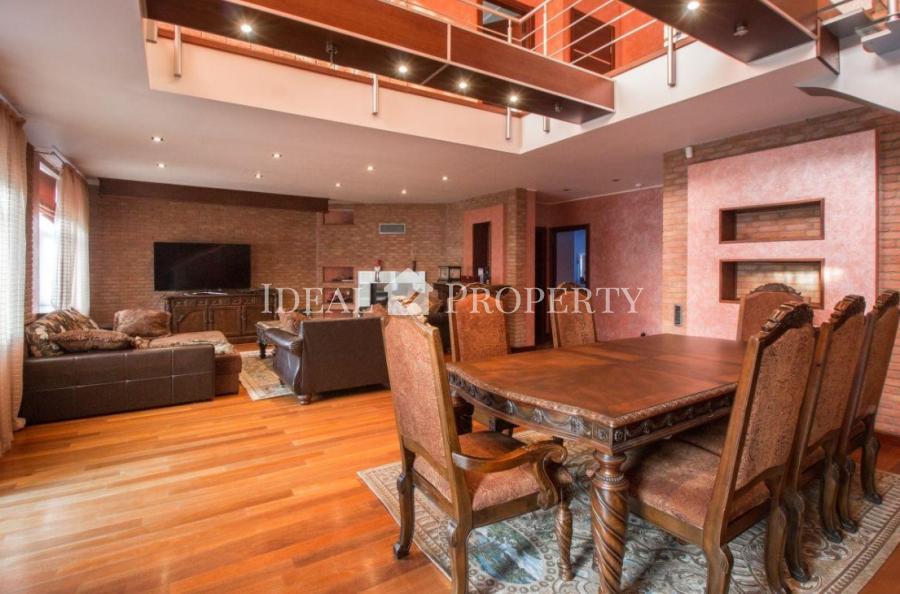 For sale an exclusive and quality built apartment in the quiet center of Riga. 