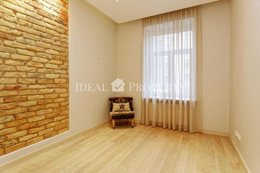 For rent bright  apartment  in the center of Riga.