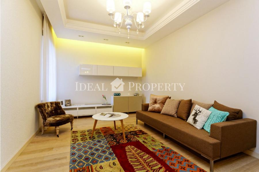 For rent bright  apartment  in the center of Riga.