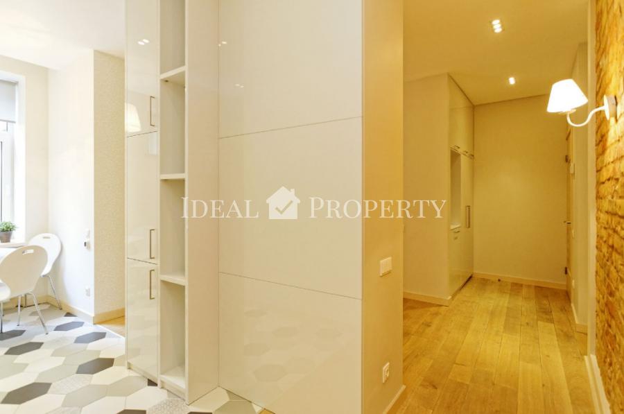 For rent bright  apartment  in the center of Riga.