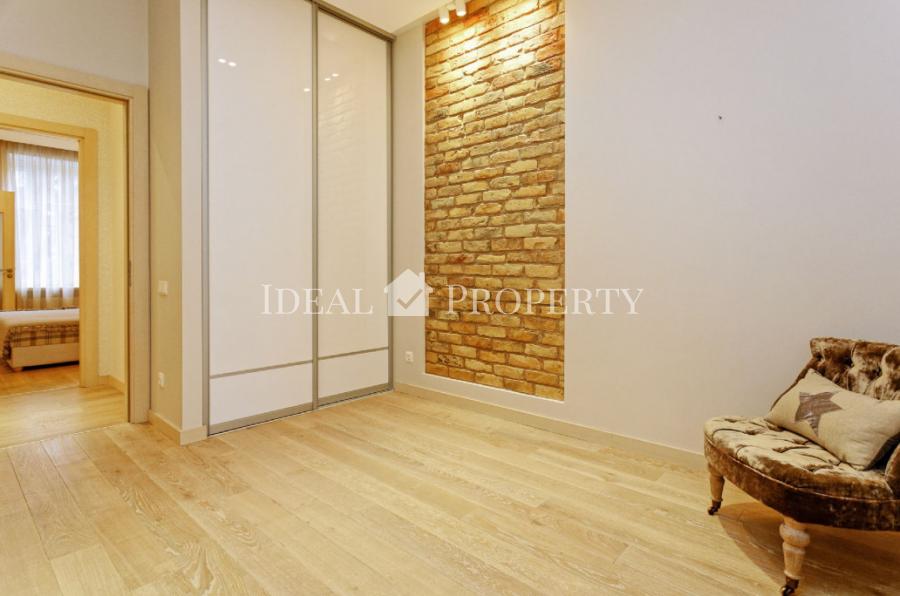 For rent bright  apartment  in the center of Riga.