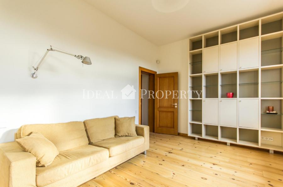 For rent 3-bedroom loft apartment with a balcony, located on a quiet street . 