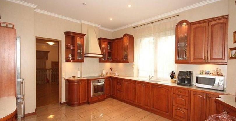 Продается частный дом в зеленой зоне в Биерини.