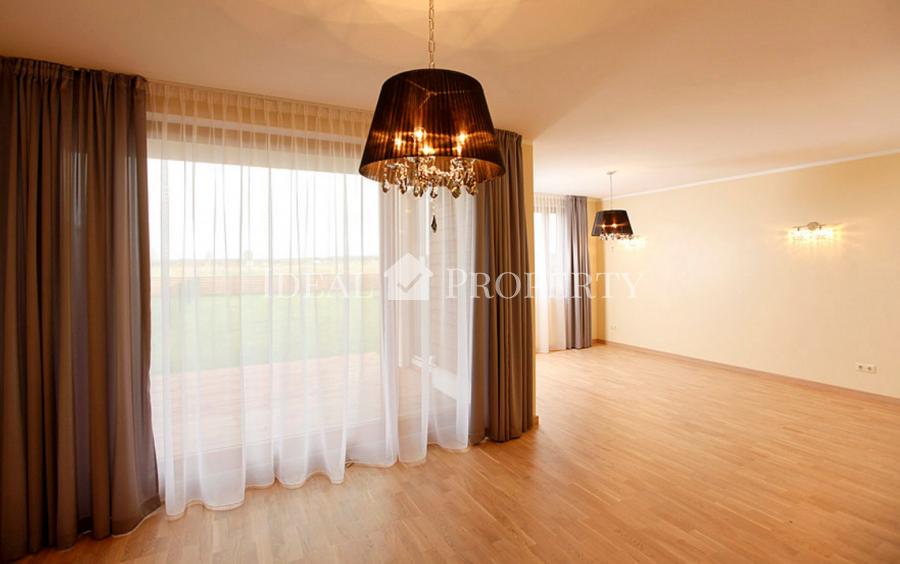 Таунхаус в поселке Салиена