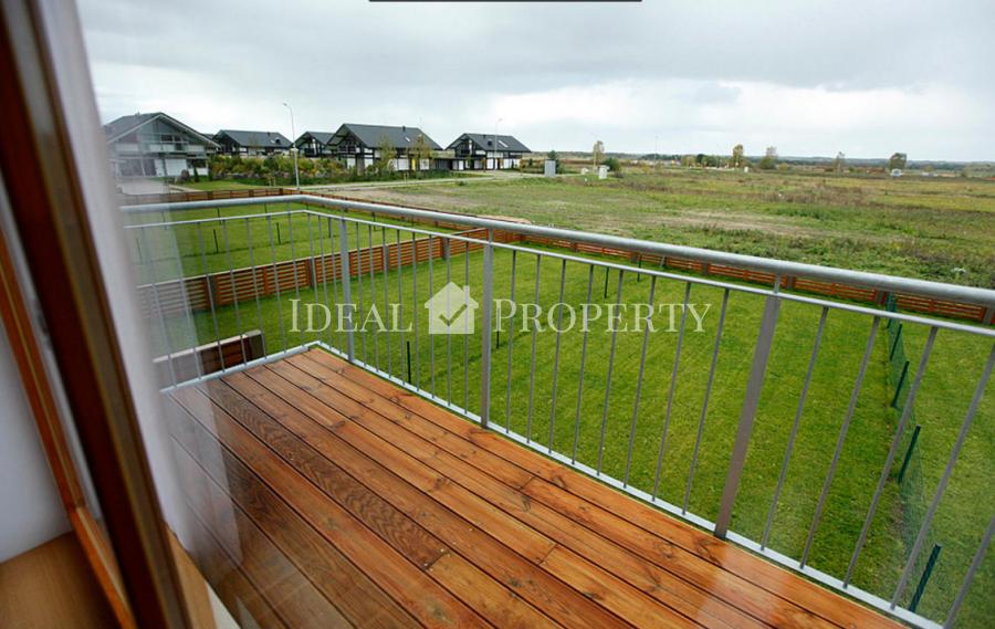 Таунхаус в поселке Салиена