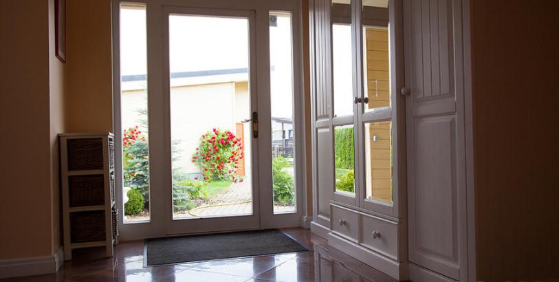 Сдается  в аренду большой светлый двухэтажный дом  с красивым садом.