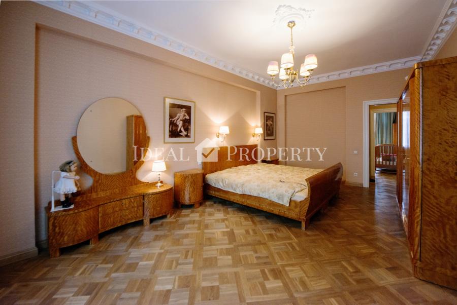 For sale well-designed six-room apartment in the center of Riga.