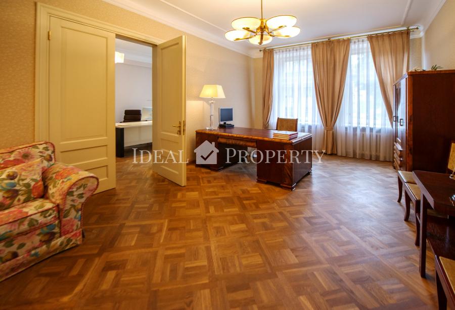 For sale well-designed six-room apartment in the center of Riga.