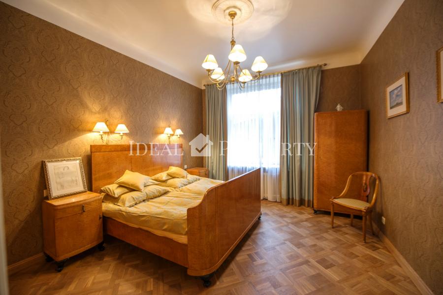 For sale well-designed six-room apartment in the center of Riga.