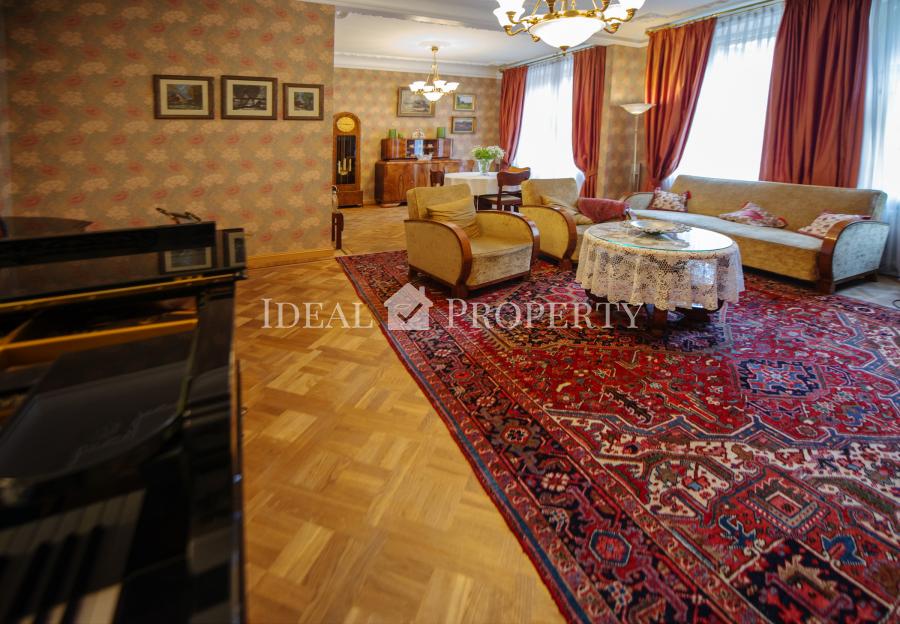 For sale well-designed six-room apartment in the center of Riga.