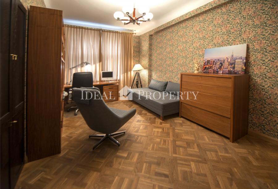 For sale well-designed six-room apartment in the center of Riga.