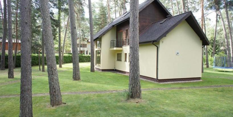 For sale spacious house in a quiet part of Jurmala, on Bulduru prospect.