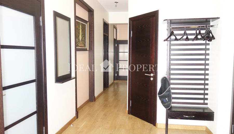 For long term rent is offered apartment with 4 isolated rooms in the city center .