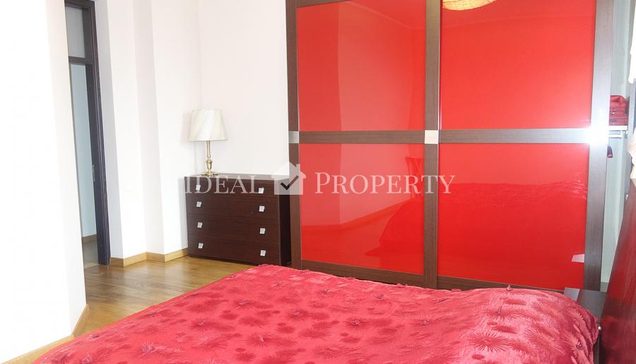 For long term rent is offered apartment with 4 isolated rooms in the city center .