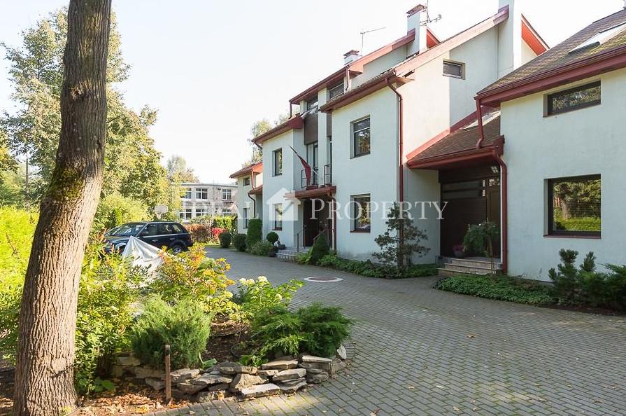 A modern townhouse in the most prestigious part of Riga Mezaparks.