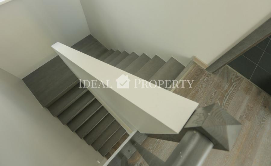 Jums ir lieliska iespēja īrēt jaunu, plašu un kvalitatīvu divstāvu privātmāju Salienā. 