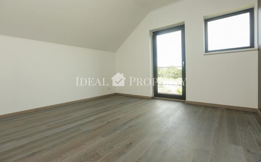 Jums ir lieliska iespēja īrēt jaunu, plašu un kvalitatīvu divstāvu privātmāju Salienā. 