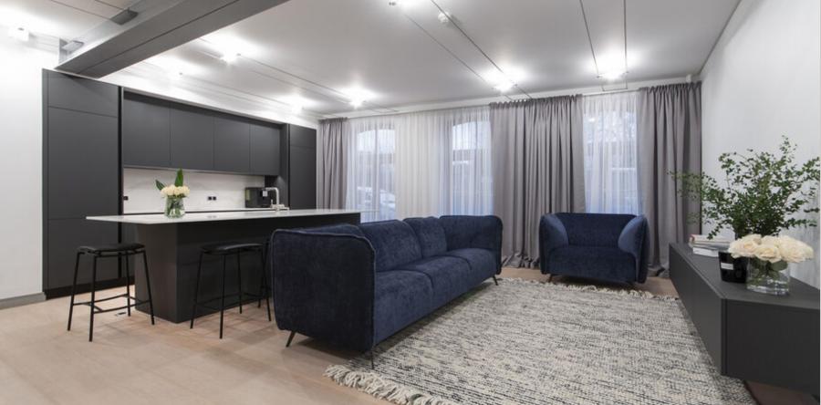 We offer for a long-term renting an elegant, comfortable, spacious apartment in the new project 