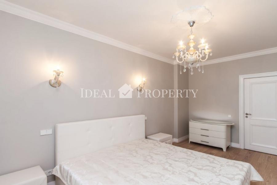 We offer a brand new spacious two-bedroom apartment in the Embassy district.