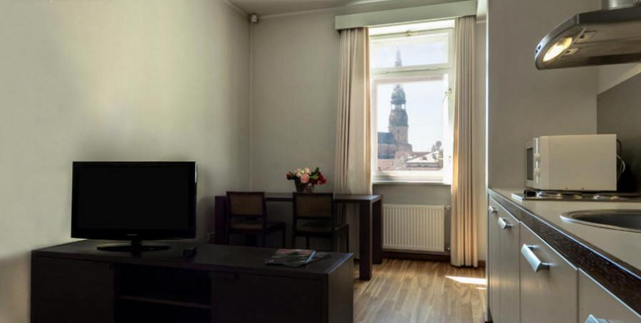 One bedroom apartment in the very heart of the old town for rent.