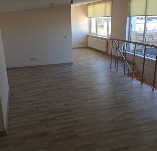 Сдаётся новый дом в элитном посёлке частных домов в окружении леса.