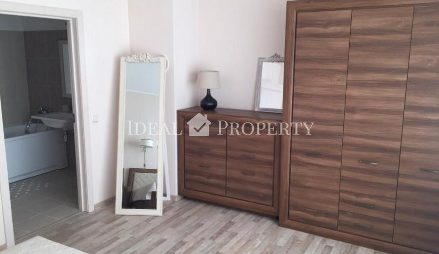 Сдаётся новый дом в элитном посёлке частных домов в окружении леса.