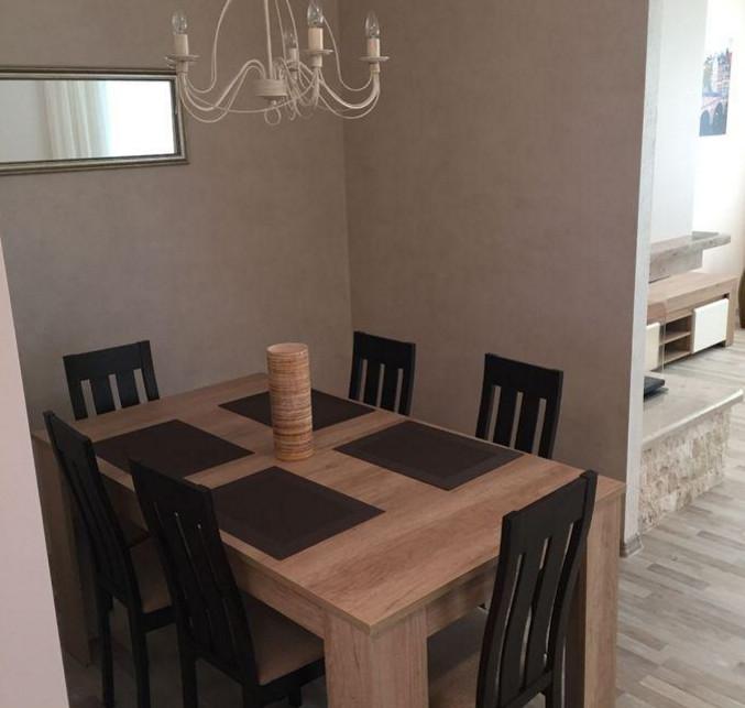 Сдаётся новый дом в элитном посёлке частных домов в окружении леса.