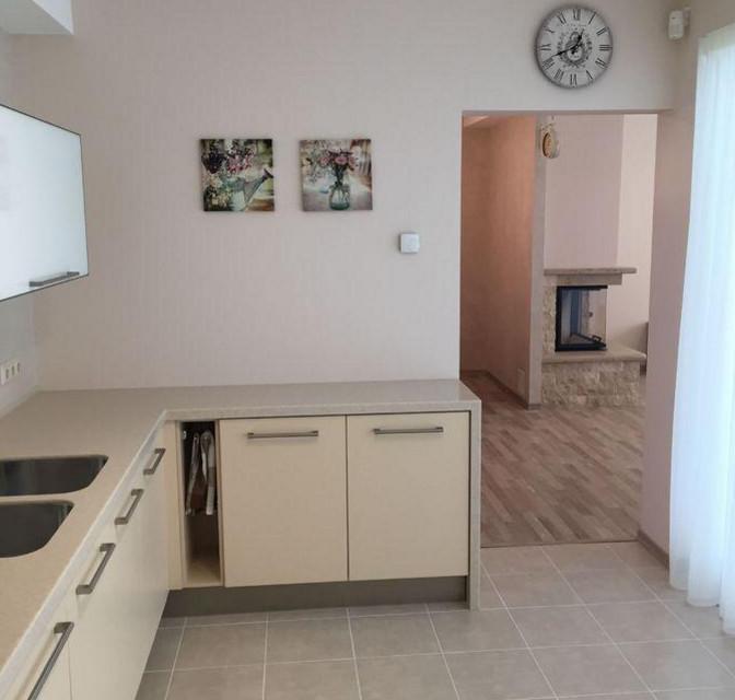 Сдаётся новый дом в элитном посёлке частных домов в окружении леса.