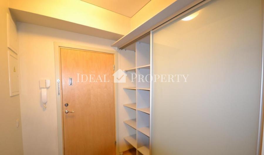 For rent studio apartment in embassy district.