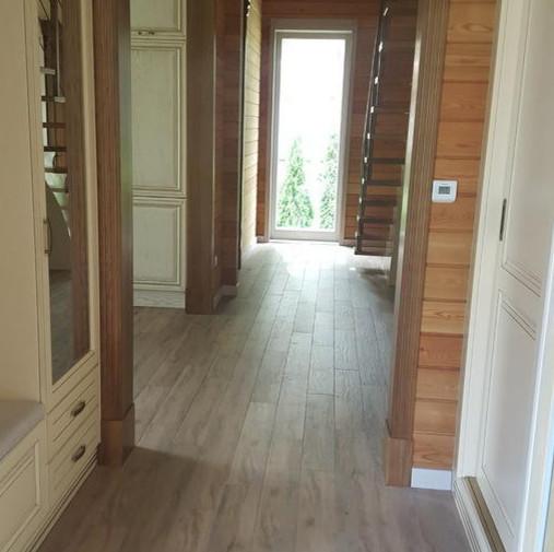 На продажу дом из клееного бруса(лиственница).