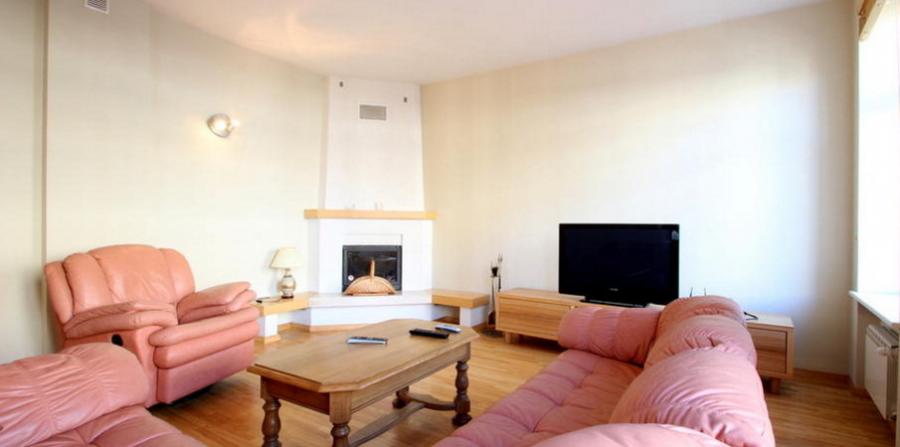 Spacious, comfortable apartment for rent at Gertrudes street.