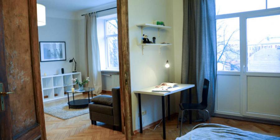 This apartment is suitable for students up to 6 people. 