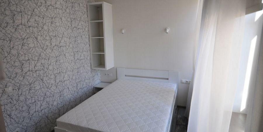 Newly renovated 3 room apartment available for long term rent. 