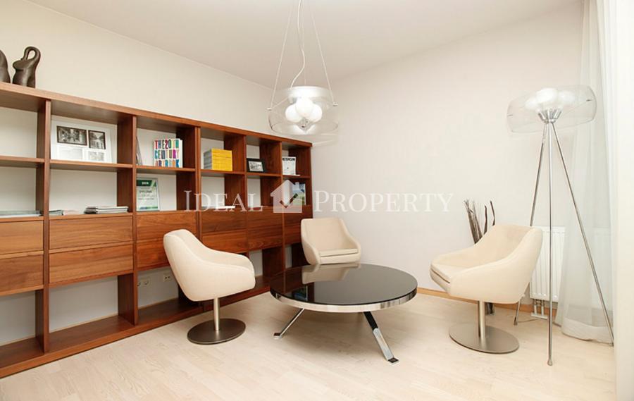 Солнечный, полностью меблированный таунхаус в поселке Салиена