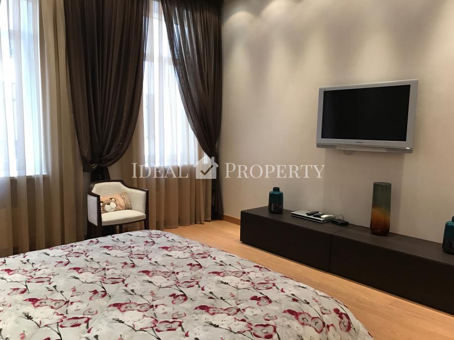 Magnificent apartment in the embassy area at Vilandes street.