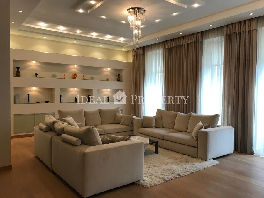 Magnificent apartment in the embassy area at Vilandes street.