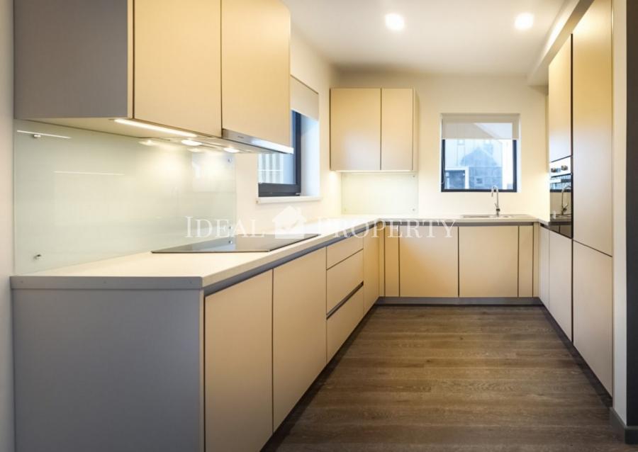 We are offering a luxurious two-storey villa with a complete Premium finish.