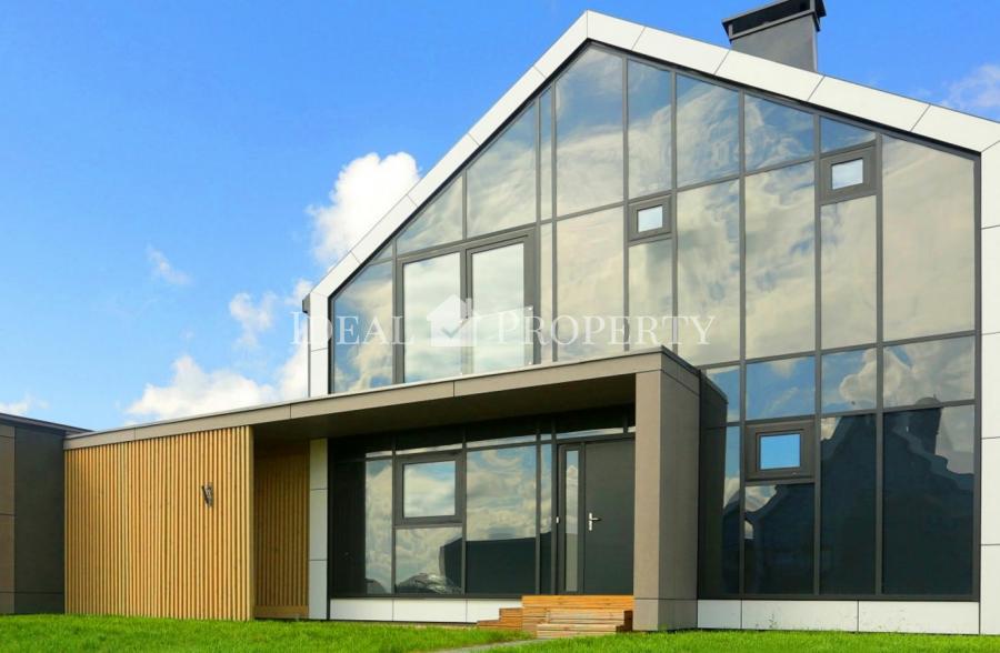 We are offering a luxurious two-storey villa with a complete Premium finish.