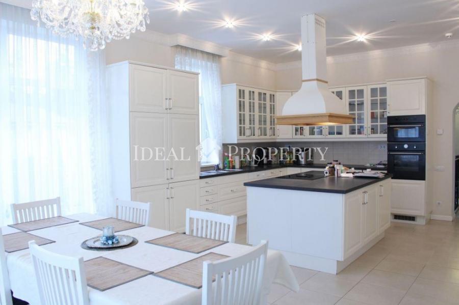 Pārdošanā skaists īpašums elitārajā ciematā Garkalnes novada Sunīšos. Pārdošanā skaists īpašums elitārajā ciematā Garkalnes novada Sunīšos.