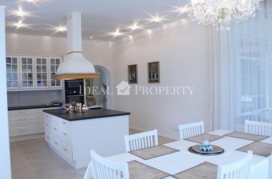 Pārdošanā skaists īpašums elitārajā ciematā Garkalnes novada Sunīšos. Pārdošanā skaists īpašums elitārajā ciematā Garkalnes novada Sunīšos.