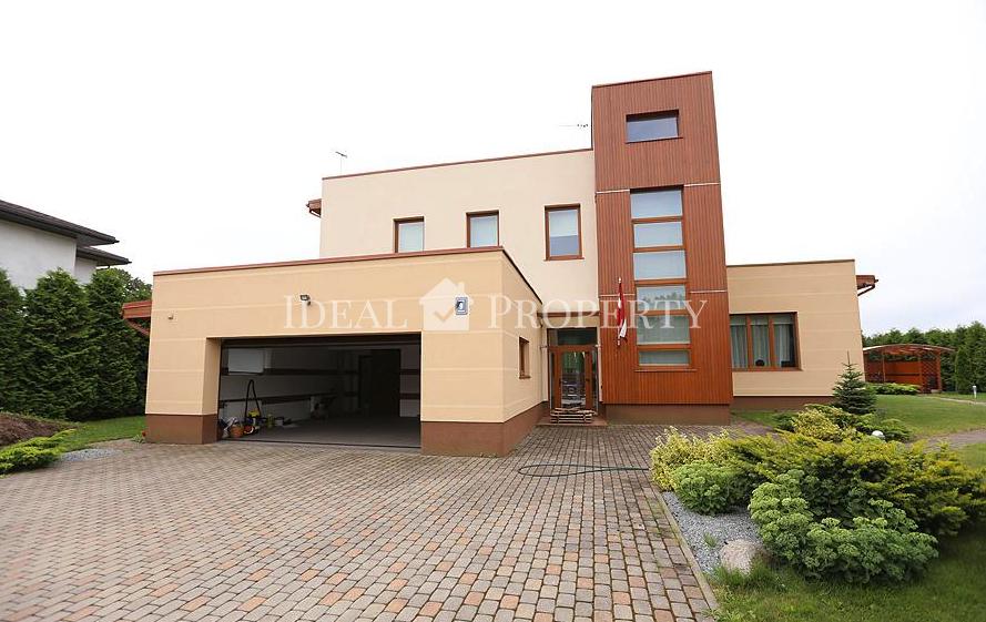 For long time rent very nice, bright and modern house in Sebruciems 