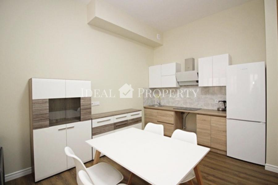 For sale uniq 3 rooms apartment in centre of Riga, on Alfreda Kalnina street. 