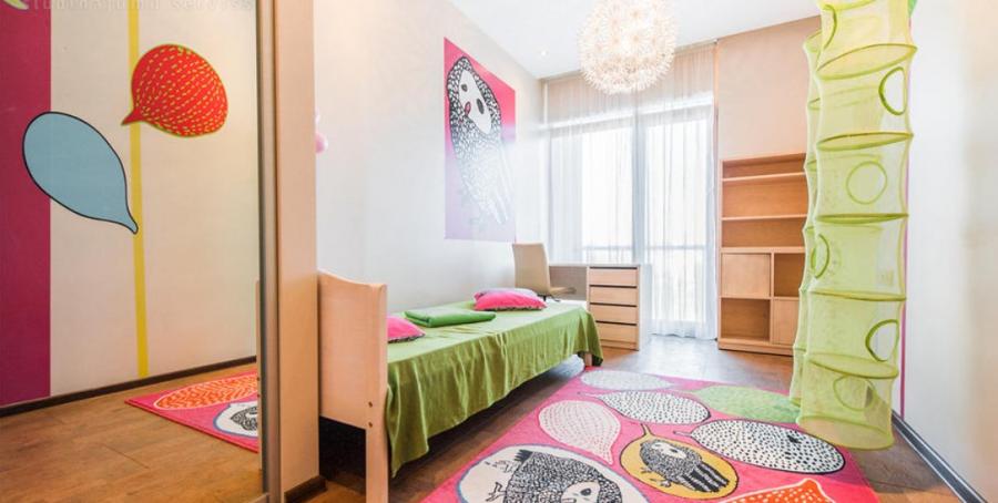 A four-room apartment for rent in a new project in the center of Riga, Tomsona Street.