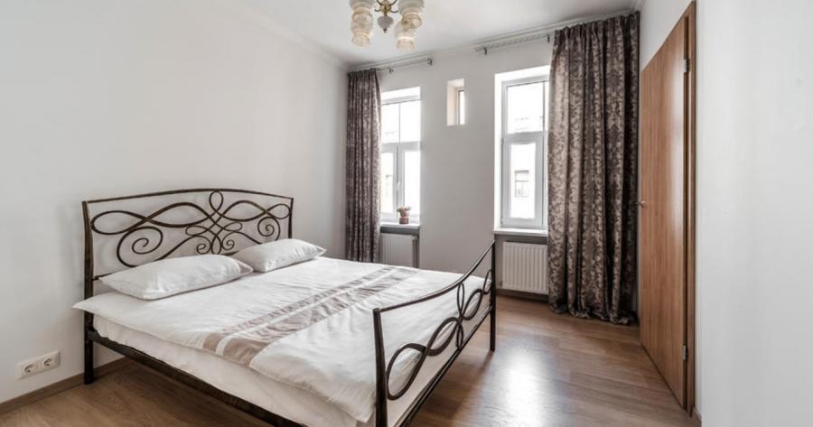 For rent apartment in the center of Riga, for a long time at Dzirnavu str.