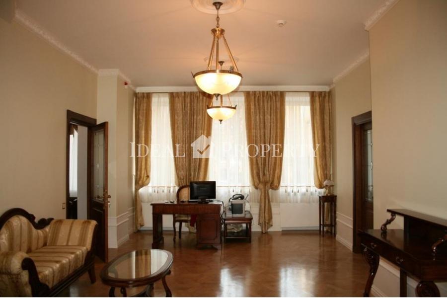 Classical style office in the embassy district  at Vilandes street.