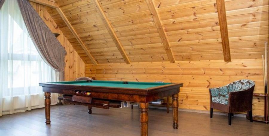 Piedāvājam īrēt lielisku īpašumu vienā no Rīgas zaļākajiem rajoniem - Berģos, klusā ieliņā.