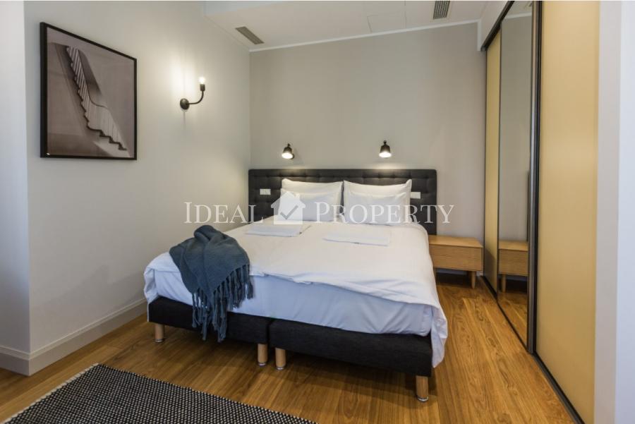 For sale a spacious 3-room apartment is located on the 7th floor of the building